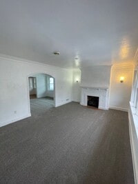 Building Photo - 1921-1923 W Greenfield Ave