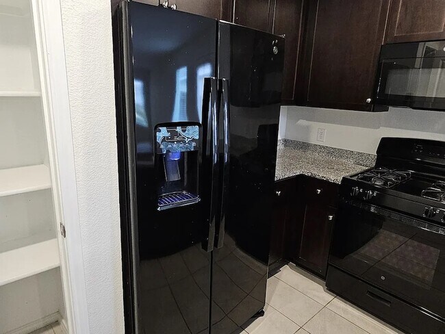 Building Photo - 6505 Cannonade Dr