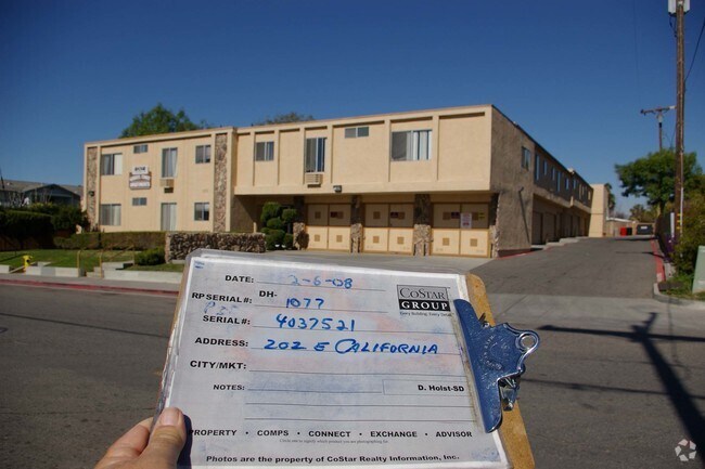  - 202 E California Ave