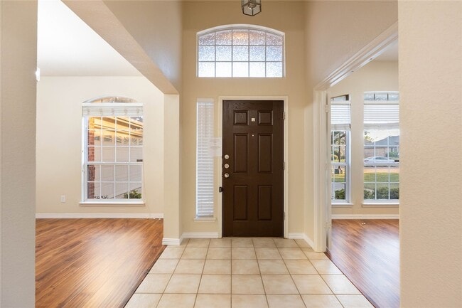 Building Photo - 15722 Wrangler Dr