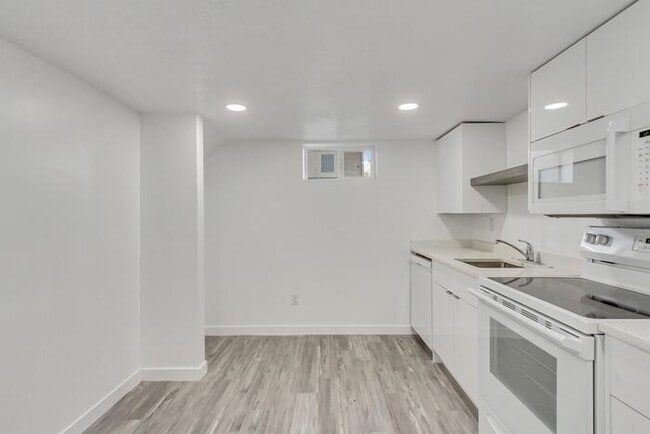 Building Photo - 235 N 800 E