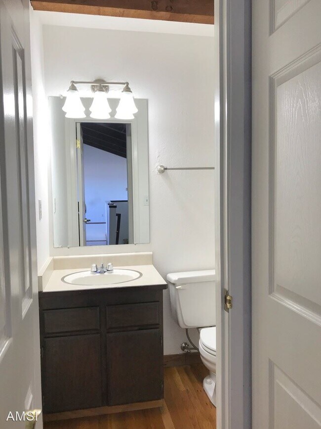 Building Photo - 2 br, 1.5 bath House - 126 Tiburon Blvd