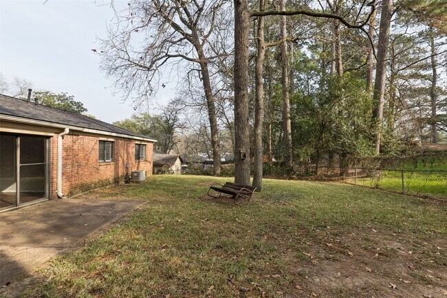 Building Photo - 324 Olive St