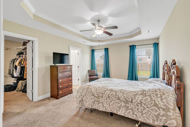 Building Photo - 293 Crossroads Store Dr