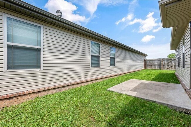 Building Photo - 4002 S W Capstone Ave