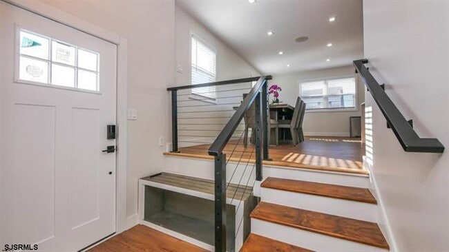 Building Photo - 219 N Clermont Ave