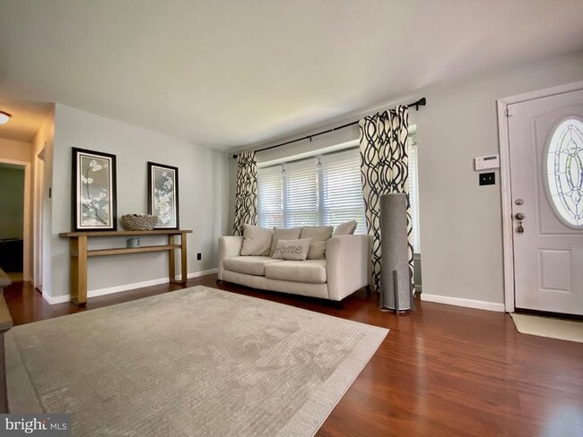 Building Photo - 99 Ivy Ave
