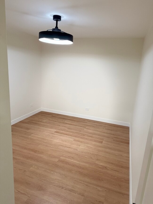 Building Photo - 410 Healy Ave