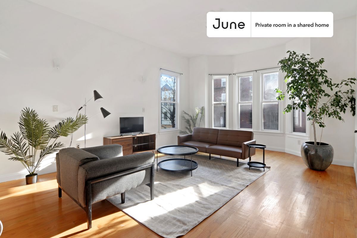 Building Photo - Room in Shared 4 bed/2 bath home in Roxbury