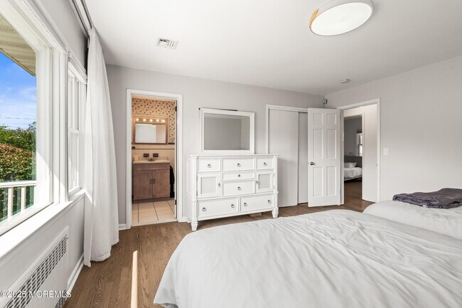 Building Photo - 523 Westwood Ave