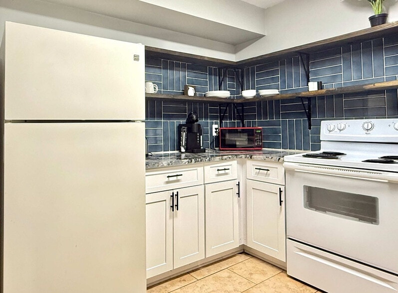 Building Photo - 1275 Sweet Pine Dr