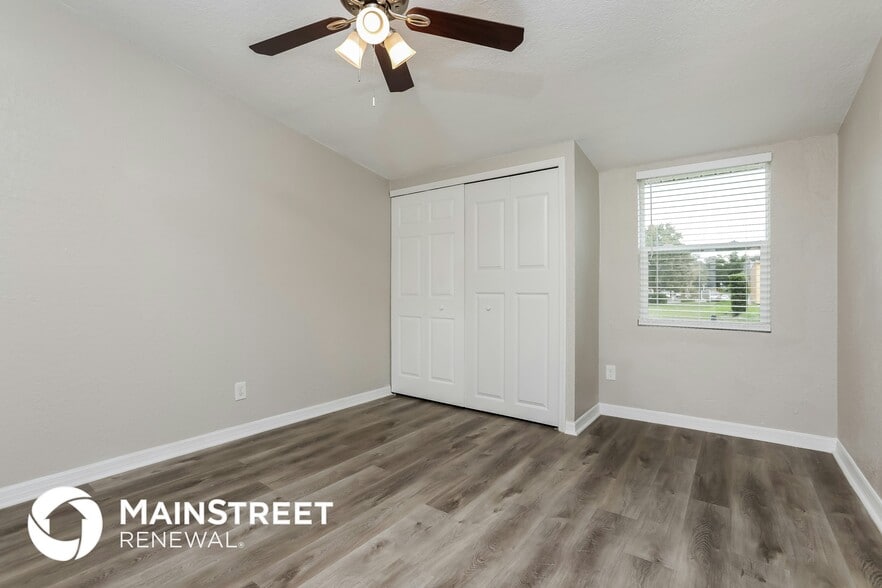 Building Photo - 2428 S Maple Ave