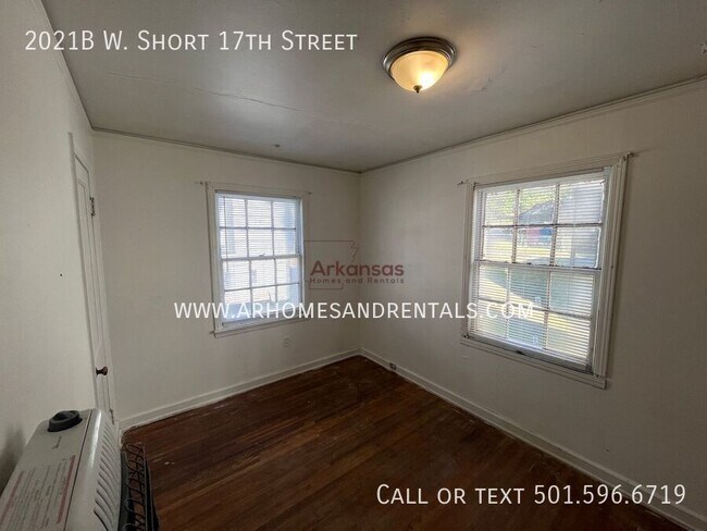 Building Photo - 2021B W. Short 17th Street-