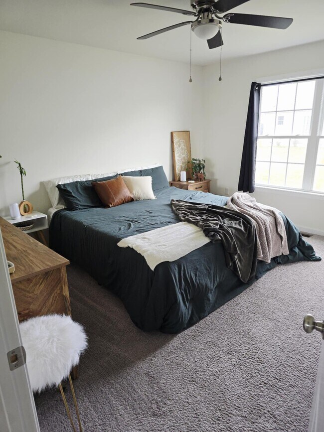 Building Photo - 509 Melrose St