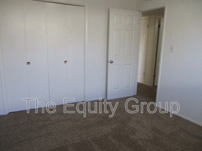 Building Photo - 1642 S West St