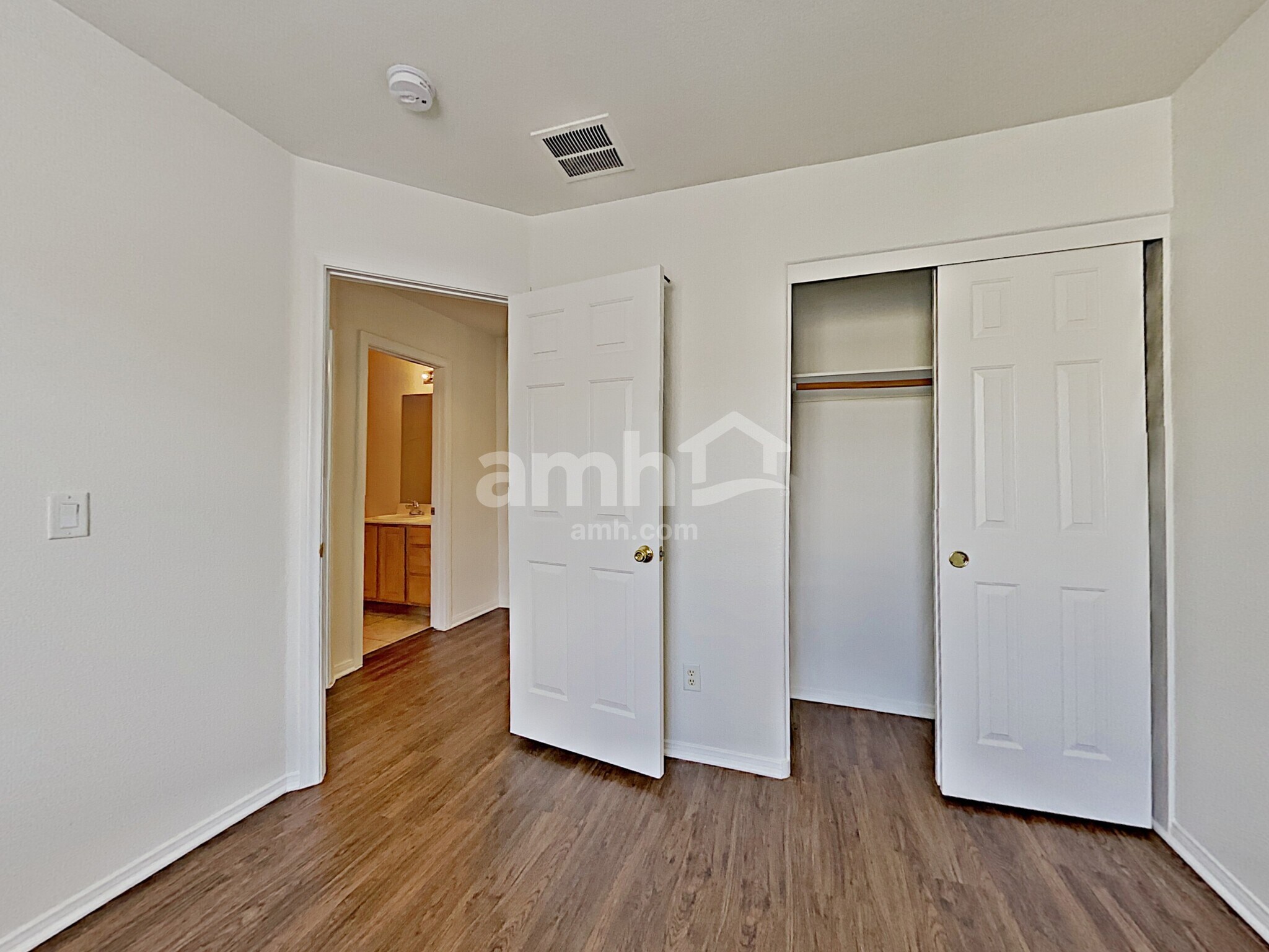 Building Photo - 611 Desert Silk Ct