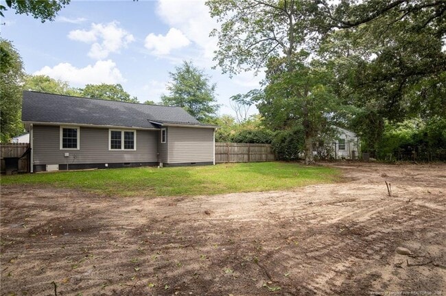 Building Photo - 216 W Cir Ct.