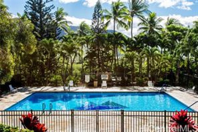 Building Photo - Makaha Valley Towers Furnished 1 Bedroom