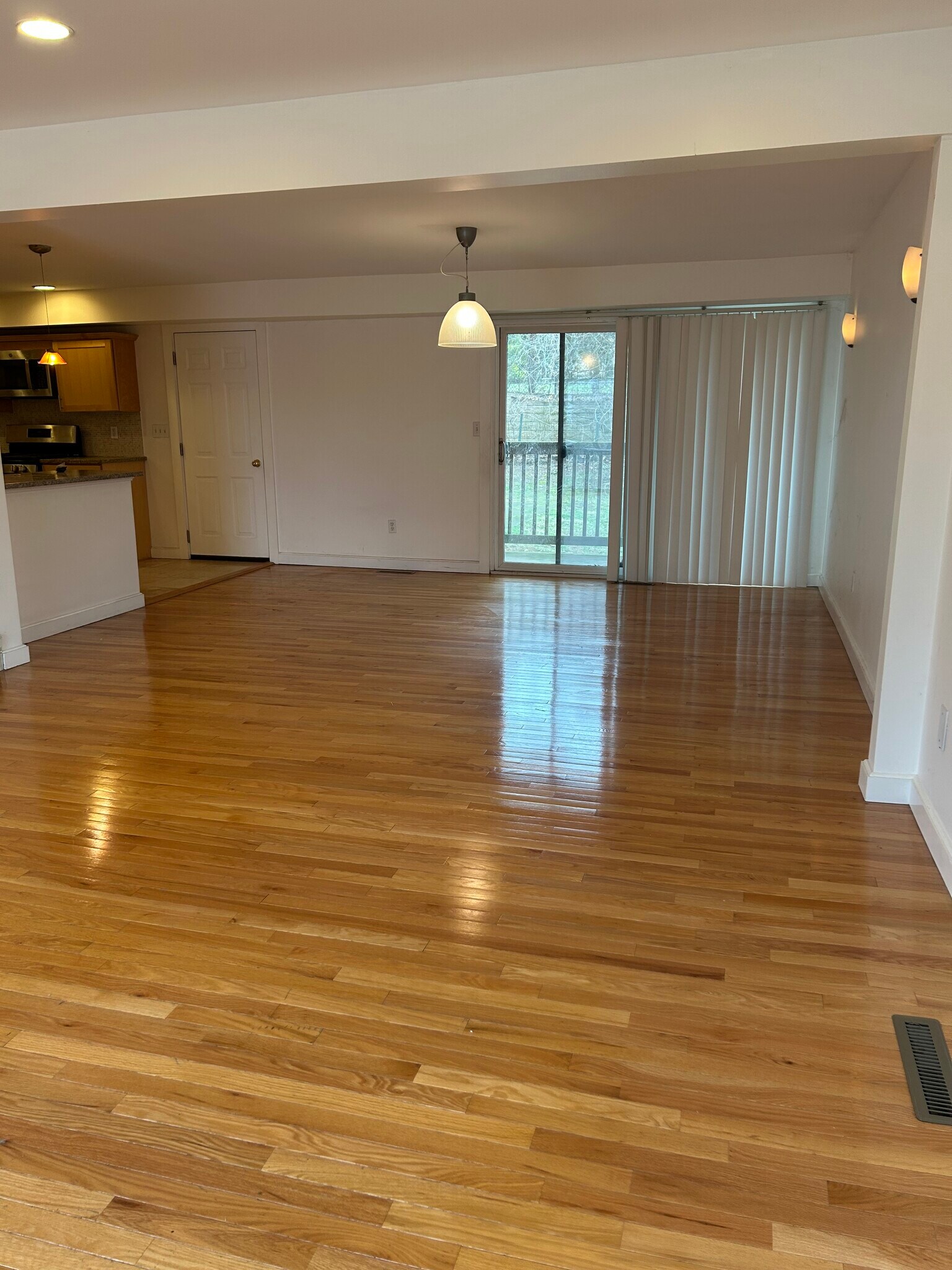 Building Photo - 22 Broadlawn Park