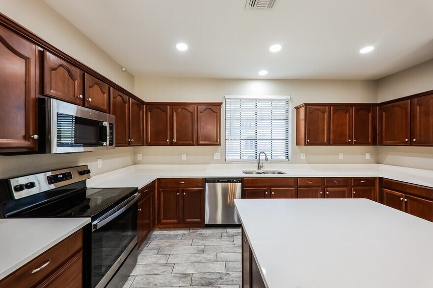 Building Photo - 2432 W Dusty Wren Dr