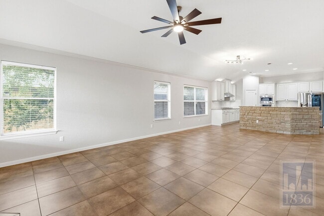 Building Photo - 420 Torrington Dr