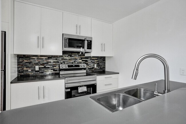 Building Photo - 9111 SW 20th St