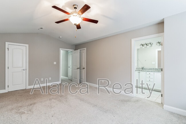 Building Photo - 111 Sherman Oaks Ln