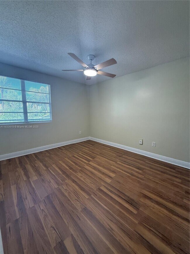 Building Photo - 1261 SW 46th Ave