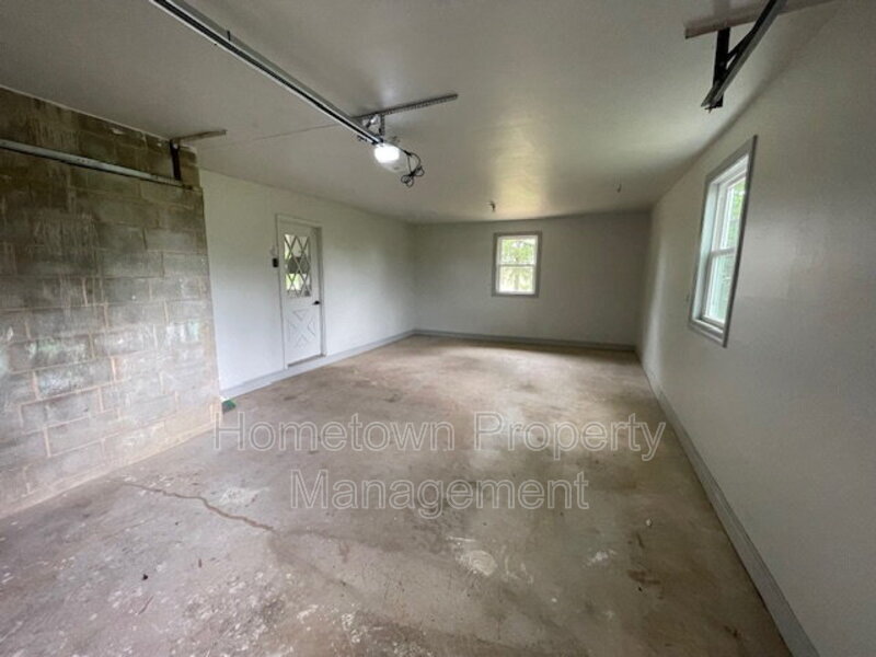 Building Photo - 1382 Armstrong Valley Rd