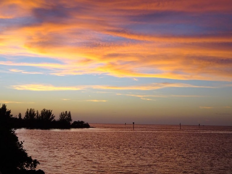 Building Photo - 6423 Harbor Dr