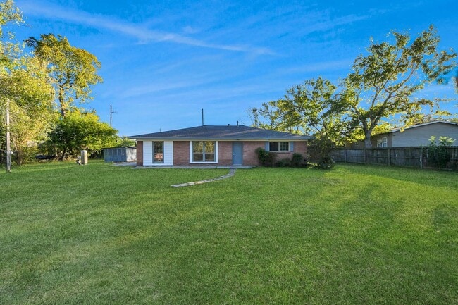 Building Photo - 7922 Sheree St