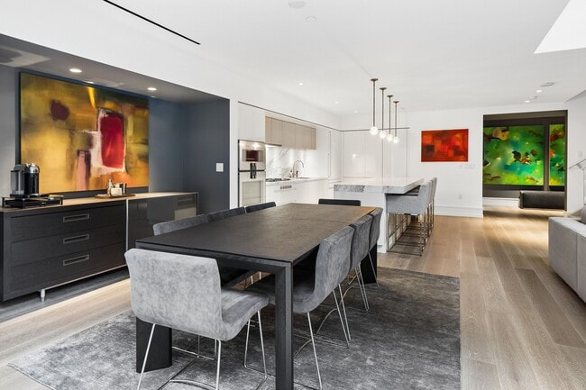 Building Photo - 2121 Webster St