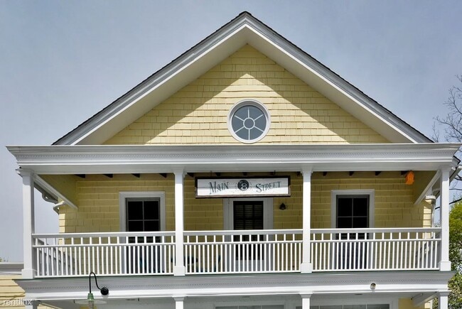 Building Photo - 2 br, 1 bath House - 8 Main St