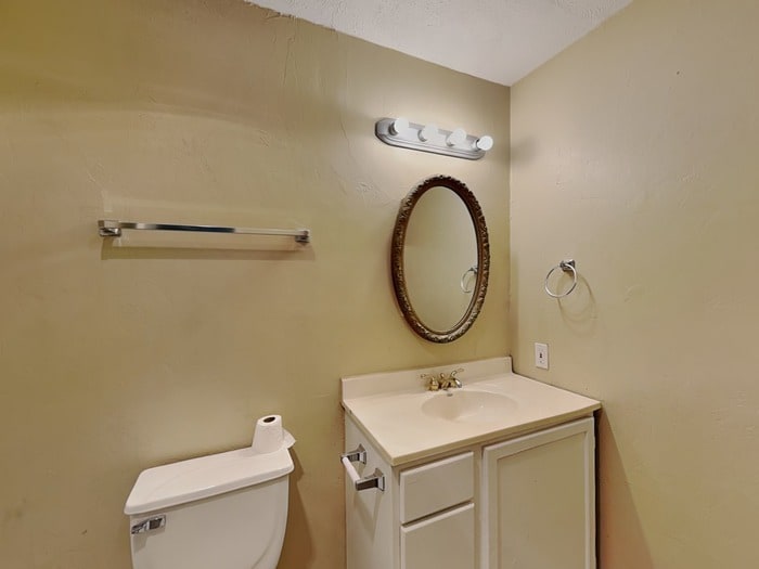 Building Photo - 1517 Camelia Dr