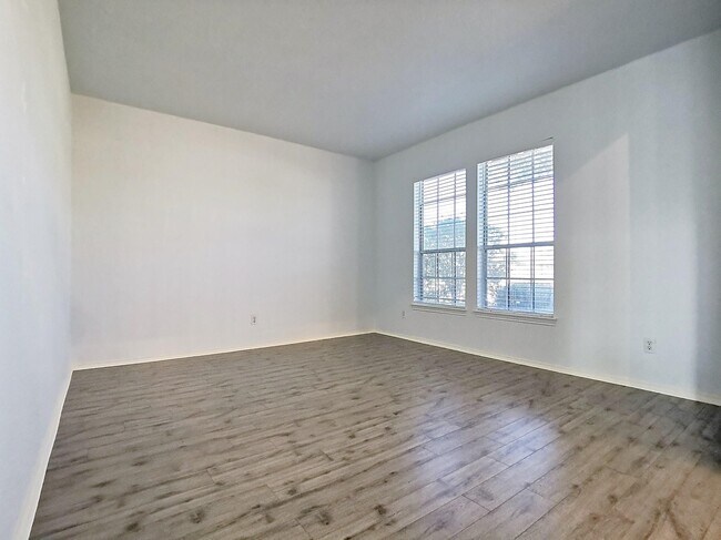 Building Photo - 3527 Hera Dr