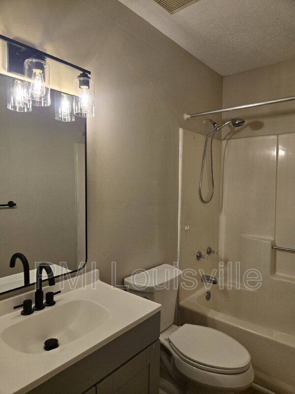 Building Photo - 4803 E Indian Trail