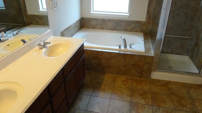 Building Photo - Single story 4 bedroom in Belterra