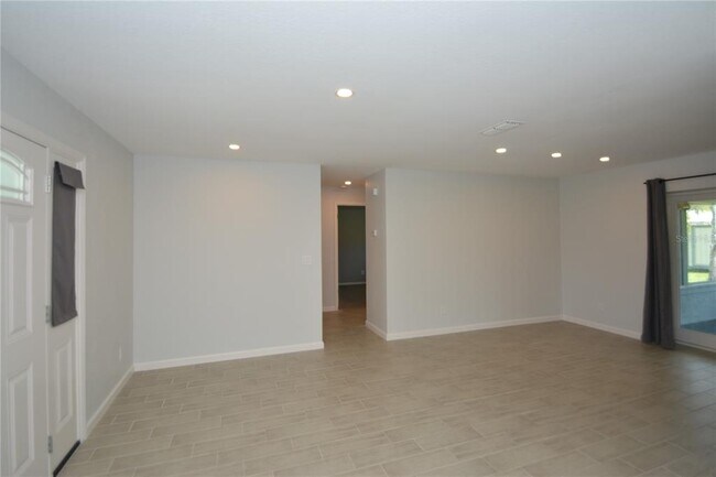 Building Photo - 14 Bolling Ln