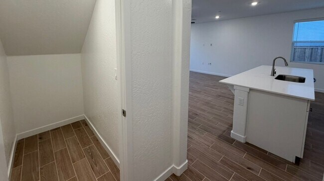 Building Photo - $2,550 Plum Tree, Move in Bonus $500 / Clovis Ave. & Shepherd, New 3 Bd House, Clovis, Heritage G...