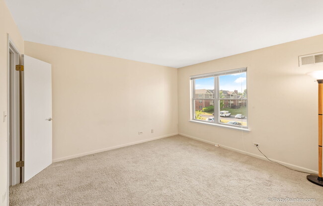Building Photo - 122 Glengarry Dr