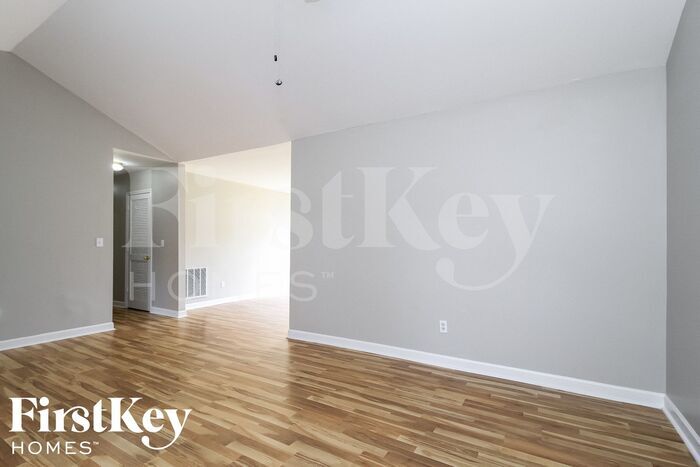 Building Photo - 3798 Hartford St
