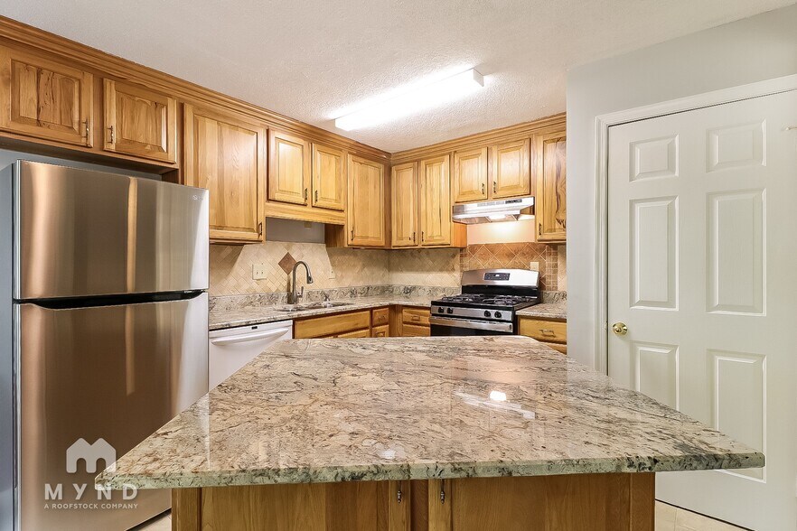 Building Photo - 4812 Kaplan Dr