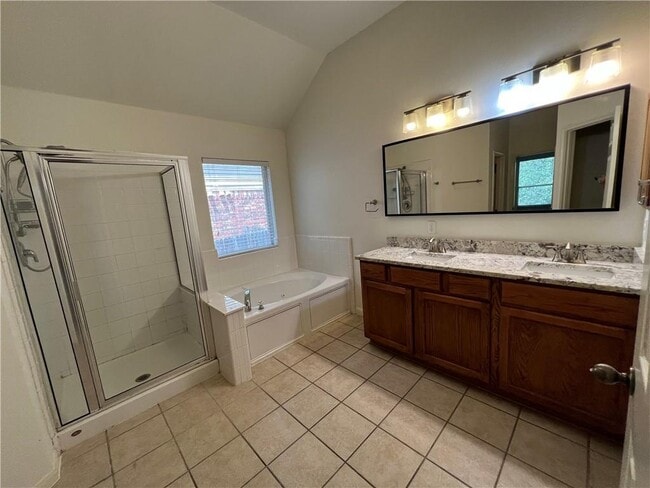 Building Photo - 507 Red Hawk Dr