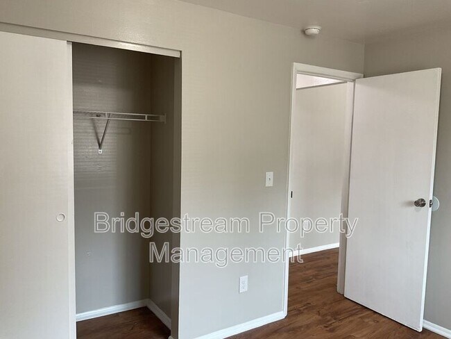 Building Photo - 4953 Leeper St