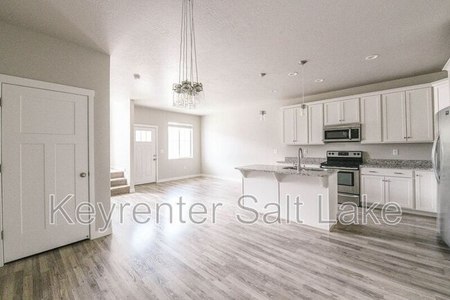 Building Photo - 1091 W Emerald Pools Ln