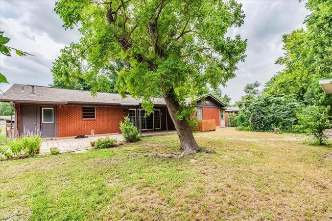 Building Photo - 5614 Delwood Dr