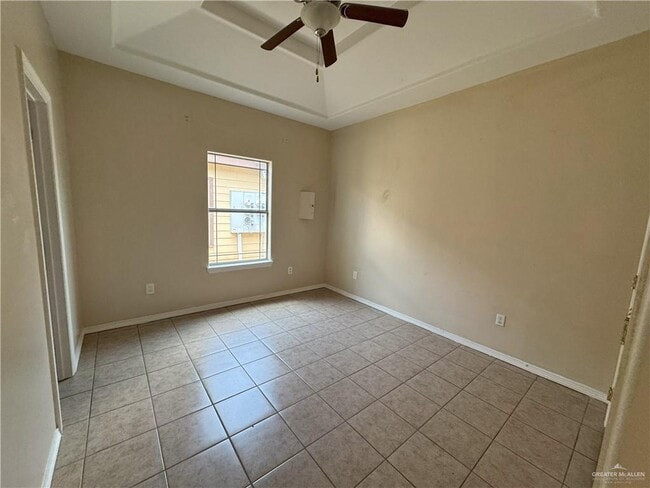 Building Photo - 31 N Linares St