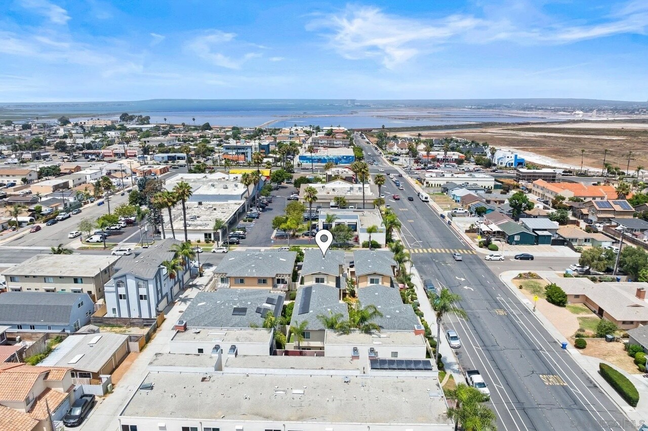 Building Photo - 1289 Donax Ave