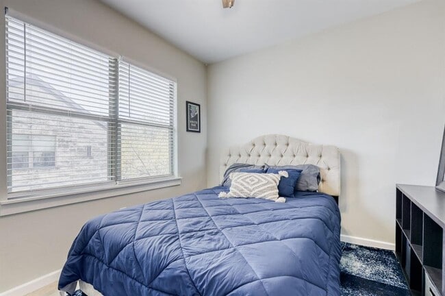 Building Photo - 1201 Grove Blvd