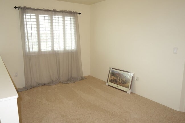 Building Photo - Wonderful 3 BD / 2.5 BA Home In Ewa Beach!!!